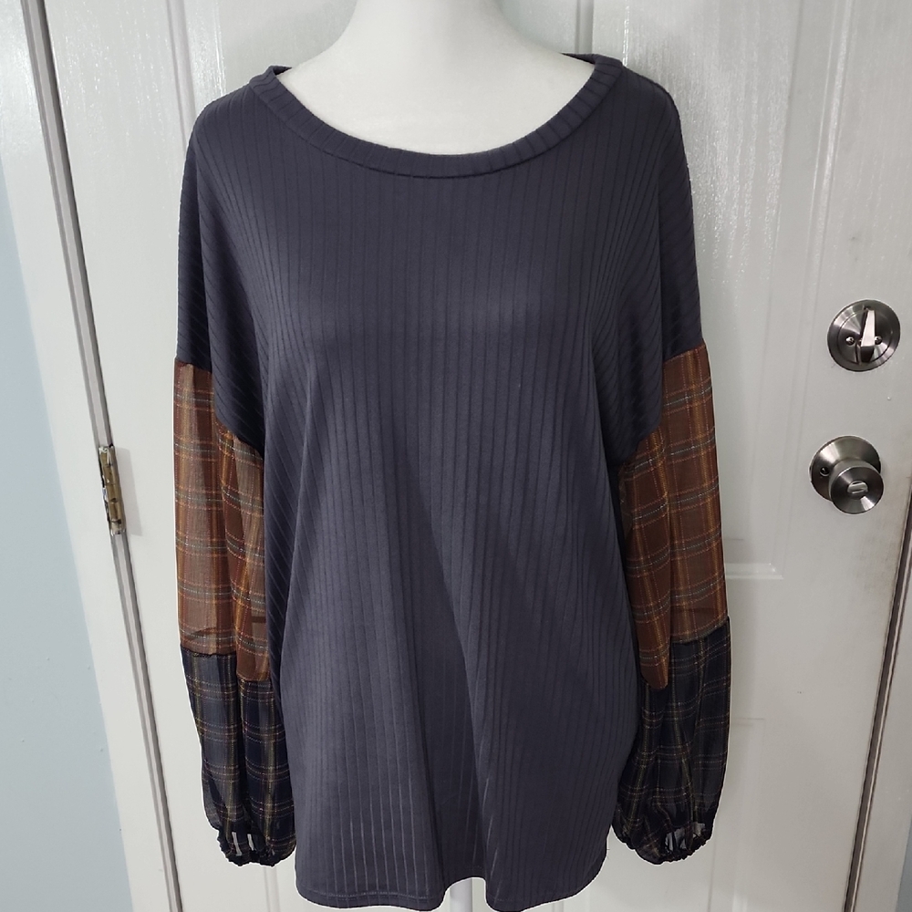 Chic Long Sleeve Top with Plaid Accents